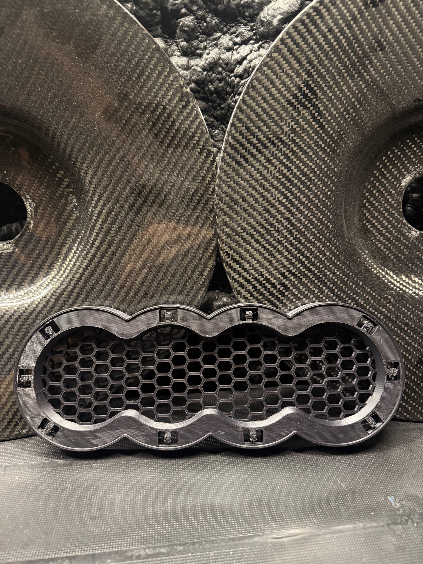 Honeycomb Audi Ring Mount