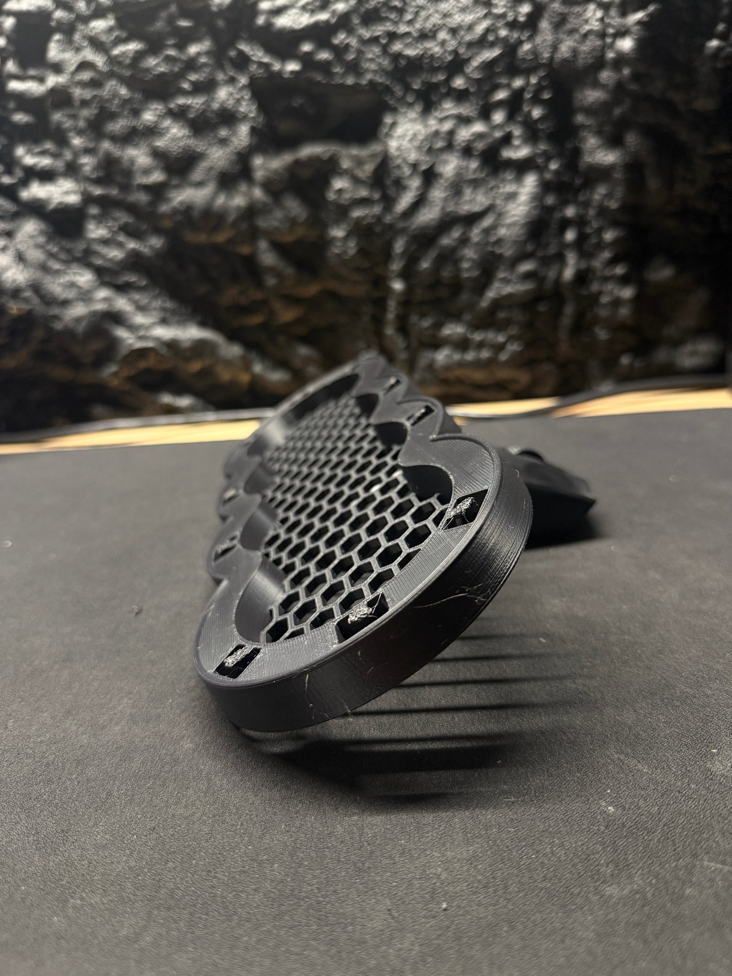 Honeycomb Audi Ring Mount